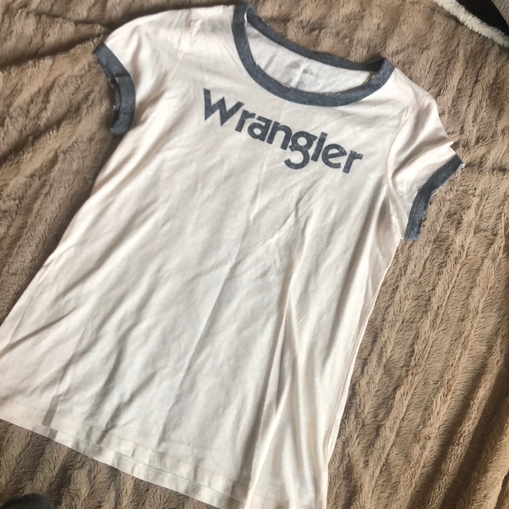 Women’s wrangler distressed shirt size large